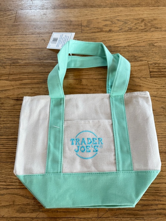 New Trader Joe’s Limited Edition Mini Canvas Tote Bag 2026 Spring Pastel Green - Picture 2 of 2